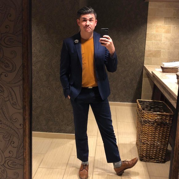 Meet your Posher, Aaron - Picture 3 of 6